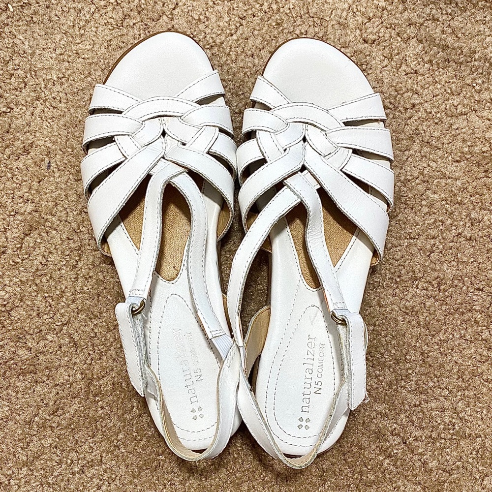 Naturalizer N5 comfort strapped sandals US 6.5